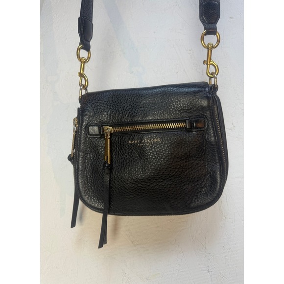 Marc Jacobs Handbags - Marc Jacobs Recruit Leather Saddle Bag Black Crossbody M0008137 001